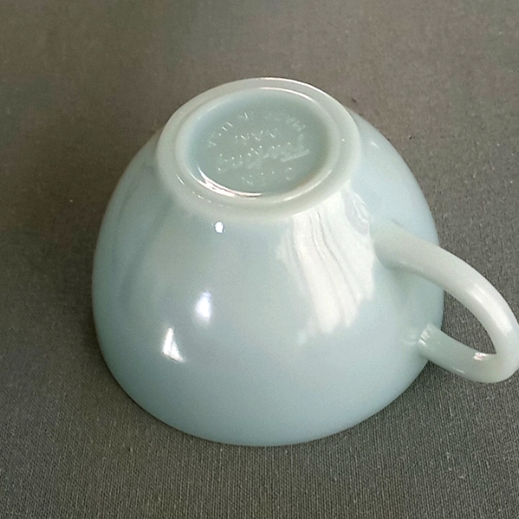 Delphite cup. Vintage FireKing 4.75 inches wide including handle - Picture 2 of 3